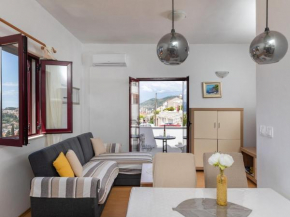 Apartments Franka - One Bedroom Apartment with Balcony and Sea View A2 1